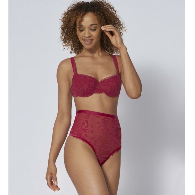 Triumph 75E dydžio raudona aksominė liemenėlė Velvet Rose Spotlight WHP