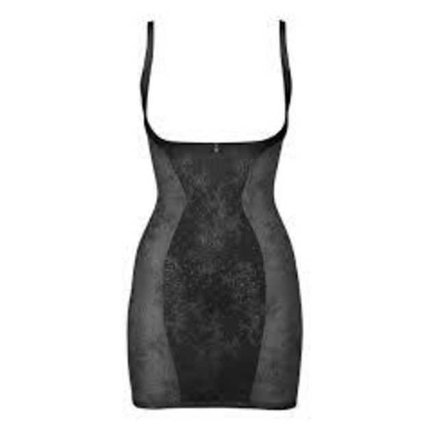 Triumph 36 ir 38  ilgi juodos  spalvos koregojantis apatiniai mar&scaron;kinėliai Cool Sensation Dress